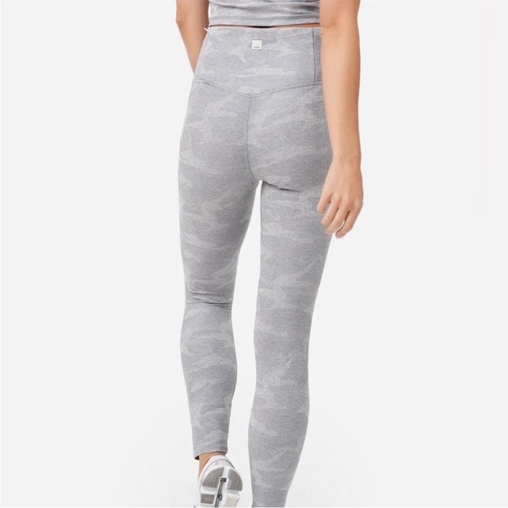 Vuori Gray Camo High-Waist Leggings